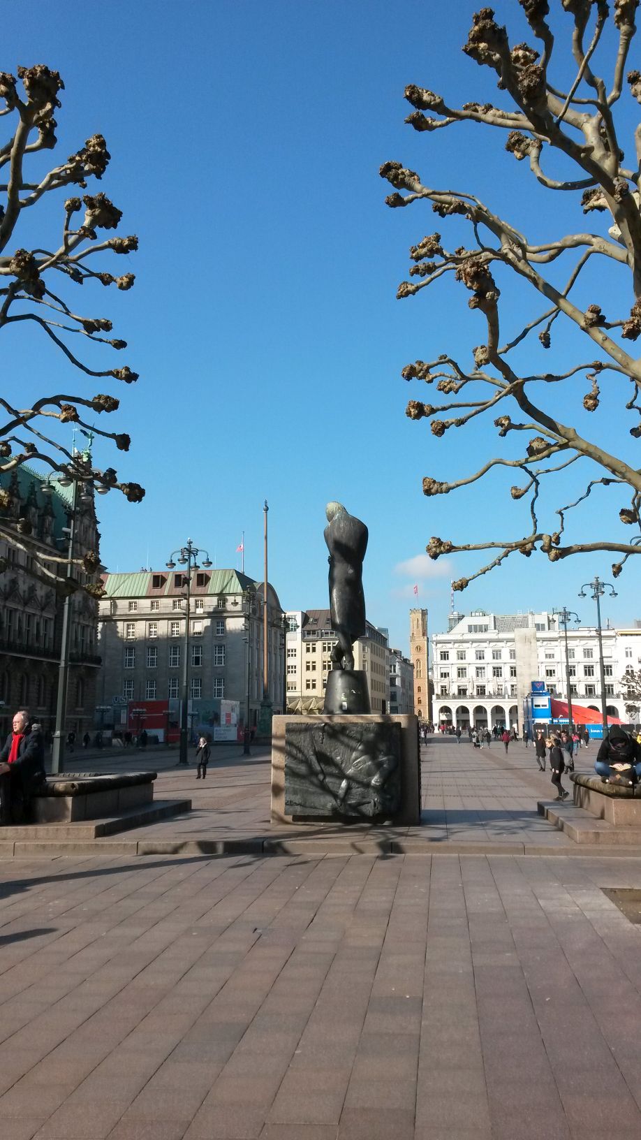 Heine-Statue Rauthausplatz