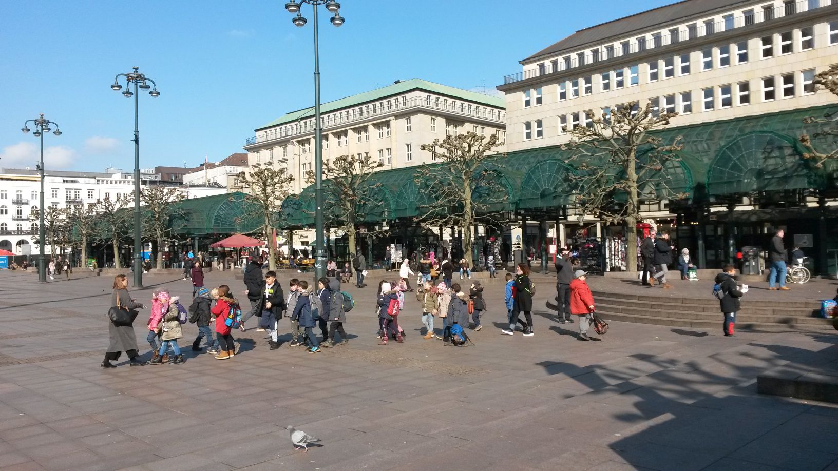 Kinder auf dem Rathausmarkt